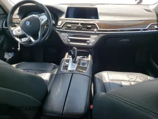 2019 BMW 7 Series 740i z VIN WBA7E2C56KB454602, wystawiony jako Copart lot #56591244 z przebiegiem Nie podano mil oraz Czysty tytuł • Clean title. Historia ofert i sprzedaży dostępna na DreamBid. Obrazek 8.