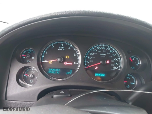 2010 Chevrolet Suburban LT with VIN 1GNUKJE35AR118585, listed as a IAAI auction lot 41730021 with 195,692 mi miles. Bid and sale history available at carsss.com. Image 7.