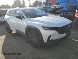 2023 Mazda CX-50 S Preferred Plus z VIN 7MMVABCM5PN126946, wystawiony jako Copart lot #44129333 z przebiegiem 1 651 mil mil oraz . Historia ofert i sprzedaży dostępna na DreamBid. Obrazek 4.