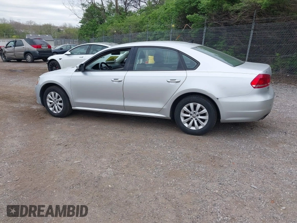 2015 Volkswagen Passat 1.8T Limited Edition with VIN 1VWAT7A32FC003645, listed as a IAAI auction lot 42091376 with 140,675 mi miles. Bid and sale history available at carsss.com. Image 3.