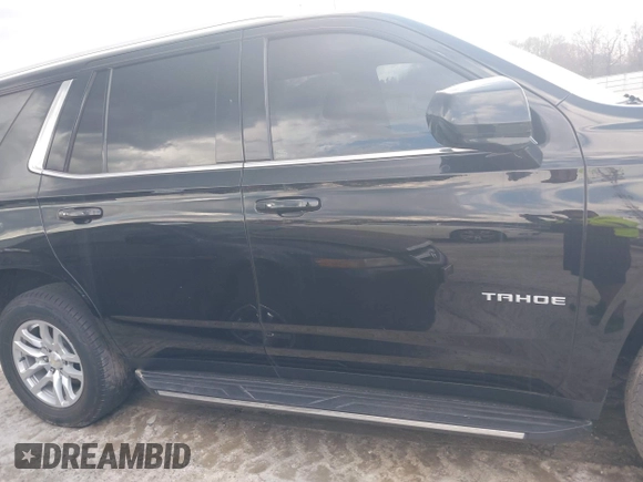 2021 Chevrolet Tahoe LT z VIN 1GNSCNKD8MR248213, wystawiony jako IAAI lot #41173322 z przebiegiem 121 393 mil mil oraz . Historia ofert i sprzedaży dostępna na DreamBid. Obrazek 13.