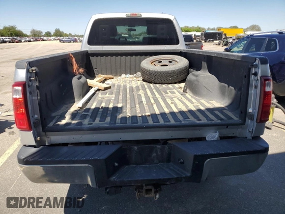 2015 Ford F-250 XLT z VIN 1FT7X2B67FEC98288, wystawiony jako Copart lot #56031615 z przebiegiem 99 928 mil mil oraz Czysty tytuł • Clean title. Historia ofert i sprzedaży dostępna na DreamBid. Obrazek 6.