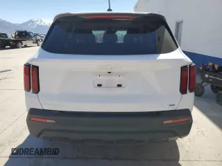 2023 Kia Sorento LX z VIN 5XYRGDLC3PG242057, wystawiony jako Copart lot #50510525 z przebiegiem 19 008 mil mil oraz Szkoda całkowita • Salvage title. Historia ofert i sprzedaży dostępna na DreamBid. Obrazek 6.