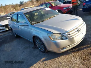 2005 Toyota Avalon XL with VIN 4T1BK36B75U010551, listed as a IAAI auction lot 41433961 with 203,088 mi miles and . Bid and sale history available at carsss.com. Image 1.