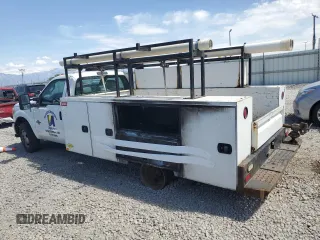 2015 Ford F-350 XL with VIN 1FDRF3GT3FEC27665, listed as a Copart auction lot 63334995 with 181,562 mi miles and Clean title. Bid and sale history available at DreamBid. Image 2.