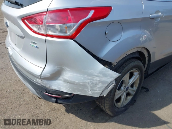 2016 Ford Escape SE z VIN 1FMCU9GXXGUB78201, wystawiony jako IAAI lot #42048676 z przebiegiem 139 144 mil mil oraz . Historia ofert i sprzedaży dostępna na DreamBid. Obrazek 6.