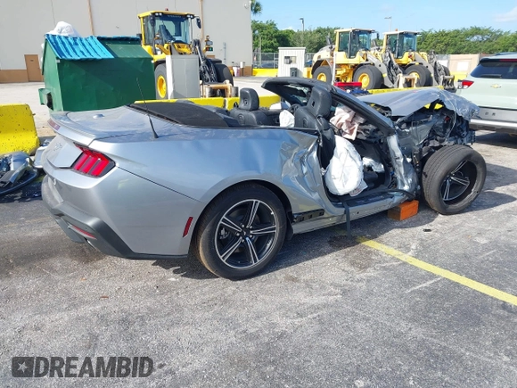 2025 Ford Mustang EcoBoost with VIN 1FAGP8UH6S5108269, listed as a IAAI auction lot 42113117 with 924 mi miles. Bid and sale history available at carsss.com. Image 4.