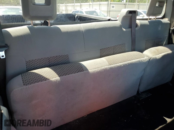 2011 Ford F-250 XL z VIN 1FT7X2A61BEA59962, wystawiony jako Copart lot #55814915 z przebiegiem 243 016 mil mil oraz Szkoda całkowita • Salvage title. Historia ofert i sprzedaży dostępna na DreamBid. Obrazek 10.