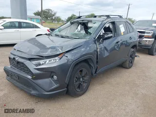 2019 Toyota RAV4 XLE with VIN 2T3W1RFVXKC031514, listed as a IAAI auction lot 40626768 with NaN miles. Bid and sale history available at carsss.com. Image 17.