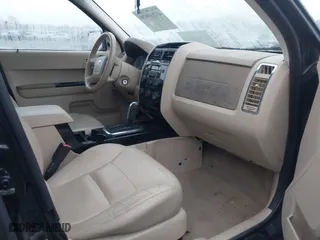 2008 Ford Escape Limited with VIN 1FMCU04118KD57249, listed as a IAAI auction lot 41739979 with 177,598 mi miles. Bid and sale history available at carsss.com. Image 5.