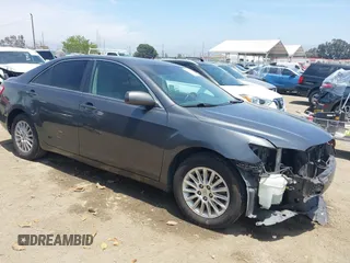 2008 Toyota Camry LE z VIN 4T1BE46K48U753668, wystawiony jako IAAI lot #42292379 z przebiegiem 203 362 mil mil oraz . Historia ofert i sprzedaży dostępna na DreamBid. Obrazek 1.