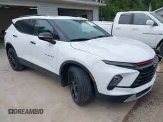 2024 Chevrolet Blazer LT z VIN 3GNKBDR45RS195056, wystawiony jako IAAI lot #42241495 z przebiegiem 8 332 mil mil oraz . Historia ofert i sprzedaży dostępna na DreamBid. Obrazek 1.
