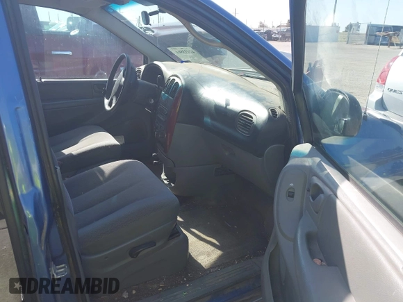 2007 Chrysler Town & Country LWB LX with VIN 2A4GP44R17R266406, listed as a IAAI auction lot 42033861 with 153,870 mi miles. Bid and sale history available at carsss.com. Image 5.