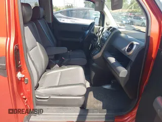 2003 Honda Element EX z VIN 5J6YH285X3L041286, wystawiony jako IAAI lot #42556515 z przebiegiem 175 228 mil mil oraz . Historia ofert i sprzedaży dostępna na DreamBid. Obrazek 5.