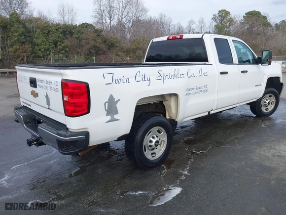 2019 Chevrolet Silverado 2500HD Work Truck with VIN 2GC2CREGXK1137979, listed as a IAAI auction lot 38536415 with 117,068 mi miles. Bid and sale history available at carsss.com. Image 4.