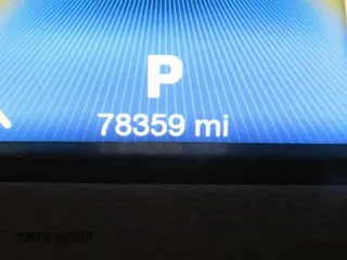 2017 Maserati Levante z VIN ZN661XUA8HX224525, wystawiony jako Copart lot #58851125 z przebiegiem 78 359 mil mil oraz Szkoda całkowita • Salvage title. Historia ofert i sprzedaży dostępna na DreamBid. Obrazek 8.