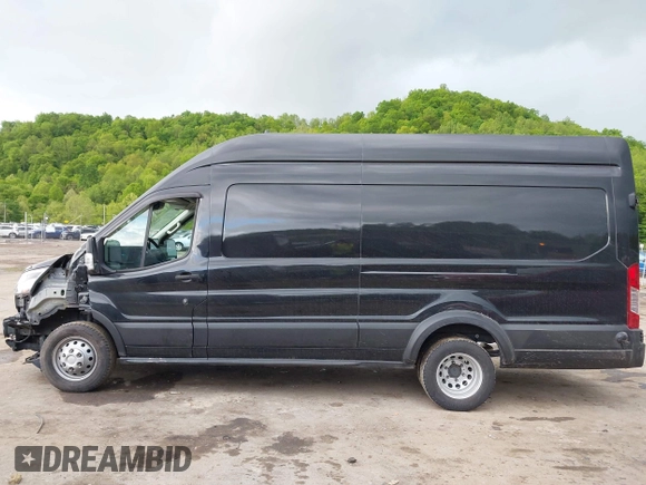 2022 Ford Transit Cargo z VIN 1FTBF4UG4NKA60882, wystawiony jako IAAI lot #42255992 z przebiegiem 2 977 mil mil oraz . Historia ofert i sprzedaży dostępna na DreamBid. Obrazek 15.