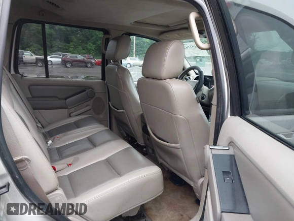 2007 Ford Explorer XLT z VIN 1FMEU73817UA64809, wystawiony jako IAAI lot #42493762 z przebiegiem 273 258 mil mil oraz . Historia ofert i sprzedaży dostępna na DreamBid. Obrazek 8.
