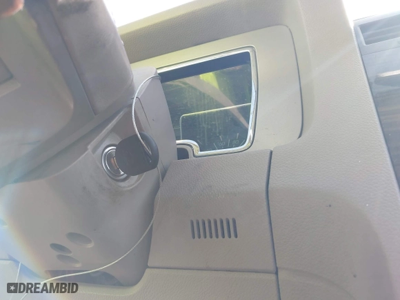 2008 Lincoln Navigator with VIN 5LMFU285X8LJ20420, listed as a IAAI auction lot 41906383 with 271,081 mi miles. Bid and sale history available at carsss.com. Image 11.