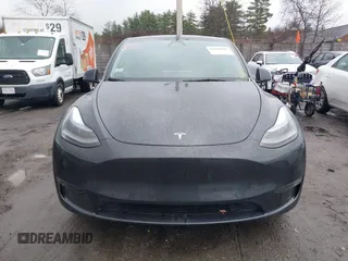 2024 Tesla Model Y Long Range z VIN 7SAYGDEE2RA244595, wystawiony jako IAAI lot #41964965 z przebiegiem 14 804 mil mil oraz . Historia ofert i sprzedaży dostępna na DreamBid. Obrazek 13.