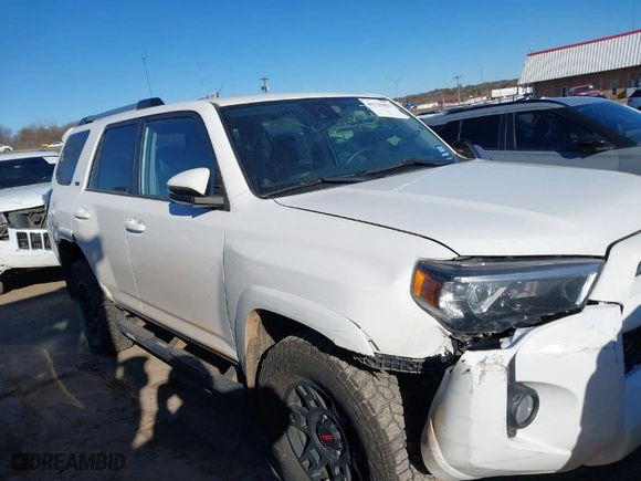 2020 Toyota 4Runner SR5 with VIN JTEBU5JR0L5762240, listed as a IAAI auction lot 41719421 with 59,381 mi miles. Bid and sale history available at carsss.com. Image 12.