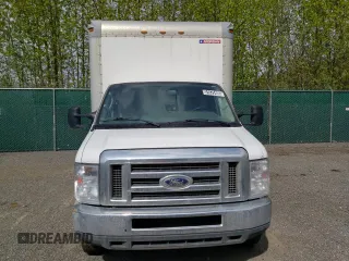 2017 Ford E-Series Commercial z VIN 1FDWE3FS9HDC67451, wystawiony jako Copart lot #51675405 z przebiegiem 222 381 mil mil oraz Tytuł czysty. Historia ofert i sprzedaży dostępna na DreamBid. Obrazek 5.