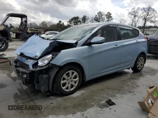 2013 Hyundai Accent GS z VIN KMHCT5AE2DU080049, wystawiony jako Copart lot #46536555 z przebiegiem 105 639 mil mil oraz Szkoda całkowita • Salvage title. Historia ofert i sprzedaży dostępna na DreamBid. Obrazek 1.