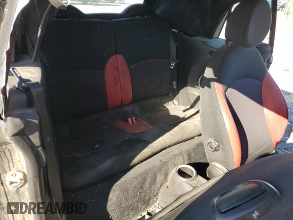 2011 MINI Convertible с VIN WMWZN3C55BTZ89445, выставлен на аукционе Copart как лот 78996404 с пробегом 71 821 миль миль и Списание • Salvage title. История ставок и продаж доступна на DreamBid. Изображение 10.