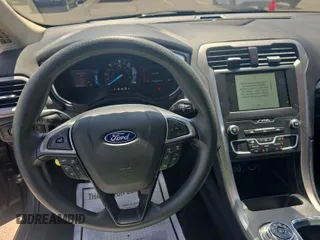 2020 Ford Fusion SE with VIN 3FA6P0LU8LR195683, listed as a IAAI auction lot 42786965 with 71,252 mi miles and . Bid and sale history available at DreamBid. Image 8.