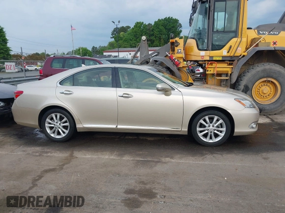 2011 Lexus ES with VIN JTHBK1EG3B2464159, listed as a IAAI auction lot 42040651 with 162,261 mi miles. Bid and sale history available at carsss.com. Image 13.