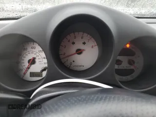 2001 Toyota MR2 z VIN JTDFR320810037734, wystawiony jako Copart lot #51645125 z przebiegiem 269 261 mil mil oraz Szkody całkowita. Historia ofert i sprzedaży dostępna na DreamBid. Obrazek 9.