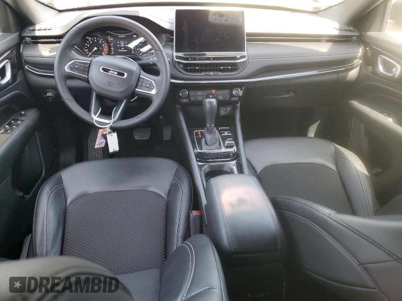 2023 Jeep Compass Latitude с VIN 3C4NJDBN4PT545862, выставлен на аукционе Copart как лот 57209695 с пробегом 11 138 миль миль и Списание • Salvage title. История ставок и продаж доступна на DreamBid. Изображение 8.