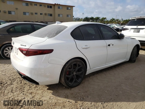 2020 Alfa Romeo Giulia with VIN ZARFAMAN6L7624086, listed as a Copart auction lot 37449973 with 0 mi miles. Bid and sale history available at carsss.com. Image 3.