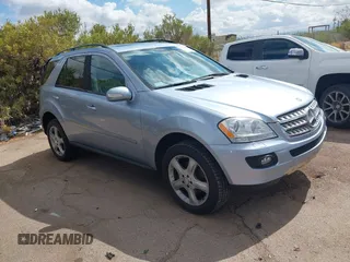 2008 Mercedes-Benz M 320 CDI z VIN 4JGBB22E68A302420, wystawiony jako IAAI lot #42402486 z przebiegiem 95 284 mil mil oraz . Historia ofert i sprzedaży dostępna na DreamBid. Obrazek 1.