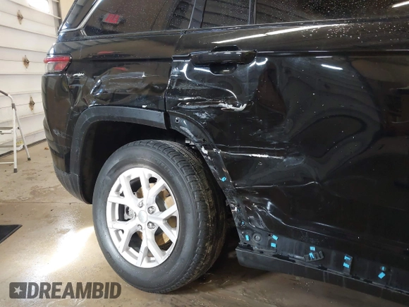 2022 Jeep Grand Cherokee Limited z VIN 1C4RJHBG9N8521577, wystawiony jako IAAI lot #41869992 z przebiegiem 28 095 mil mil oraz . Historia ofert i sprzedaży dostępna na DreamBid. Obrazek 6.