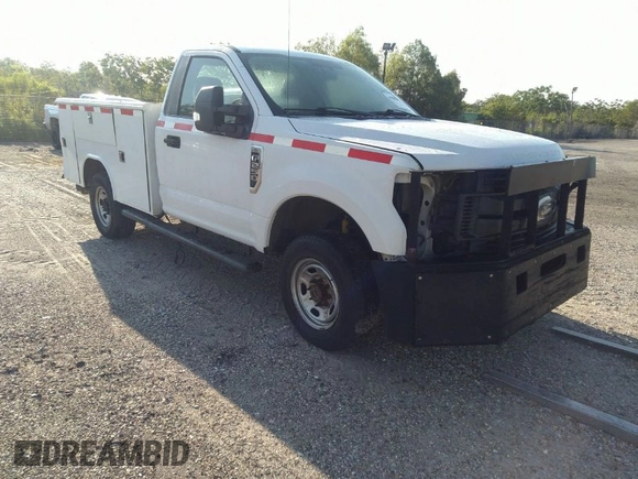 2017 Ford Super Duty F-250 SRW XLT with VIN 1FTBF2BT9HEC33223, listed as a IAAI auction lot 41980301 with 338,522 mi miles. Bid and sale history available at carsss.com. Image 1.