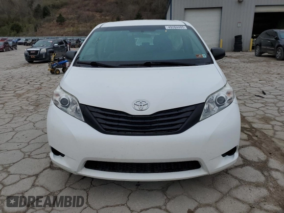 2017 Toyota Sienna L with VIN 5TDZZ3DC4HS785327, listed as a Copart auction lot 49284405 with 86,225 mi miles and Salvage Title. Bid and sale history available at DreamBid. Image 5.