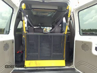 2013 Ford Econoline Cargo Super Duty Commercial с VIN 1FTDS3EL3DDB18106, выставлен на аукционе IAAI как лот 42483453 с пробегом 67 626 миль миль и . История ставок и продаж доступна на DreamBid. Изображение 17.