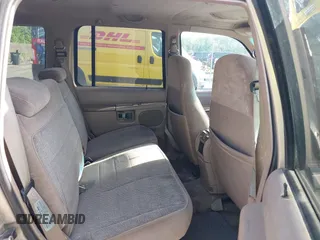 1997 Ford Explorer Eddie Bauer z VIN 1FMDU32X8VZC30353, wystawiony jako IAAI lot #42259734 z przebiegiem 249 106 mil mil oraz . Historia ofert i sprzedaży dostępna na DreamBid. Obrazek 8.