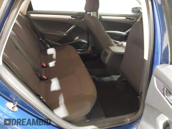 2017 Volkswagen Passat S z VIN 1VWAT7A38HC013602, wystawiony jako IAAI lot #41218616 z przebiegiem 77 497 mil mil oraz . Historia ofert i sprzedaży dostępna na DreamBid. Obrazek 8.