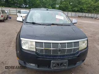 2008 Lincoln MKX z VIN 2LMDU88C88BJ20089, wystawiony jako IAAI lot #42358947 z przebiegiem 264 553 mil mil oraz . Historia ofert i sprzedaży dostępna na DreamBid. Obrazek 6.