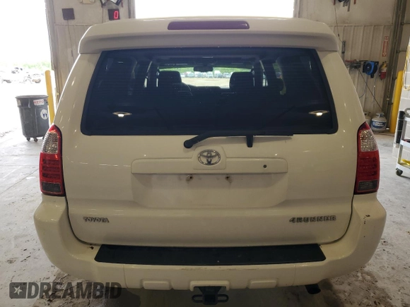 2006 Toyota 4Runner SR5 z VIN JTEBU14R560090066, wystawiony jako Copart lot #56000845 z przebiegiem 219 564 mil mil oraz Szkoda całkowita • Salvage title. Historia ofert i sprzedaży dostępna na DreamBid. Obrazek 6.