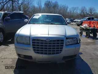 2006 Chrysler 300 Touring with VIN 2C3KA53G96H109576, listed as a IAAI auction lot 41837473 with 149,438 mi miles. Bid and sale history available at carsss.com. Image 12.