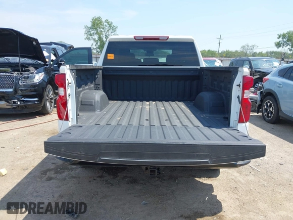 2024 Chevrolet Silverado 1500 with VIN 3GCPDAEK8RG154919, listed as a IAAI auction lot 40178946 with 2,911 mi miles and . Bid and sale history available at DreamBid. Image 17.