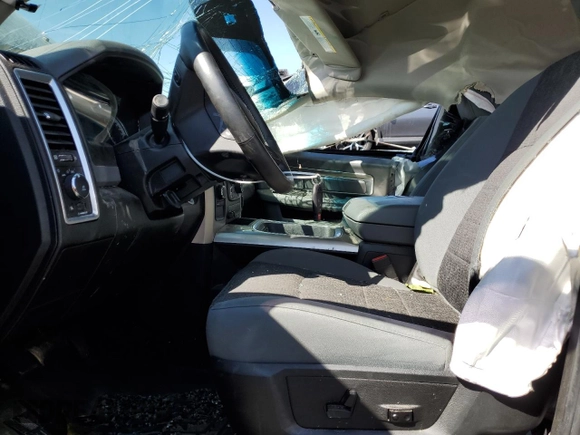 2018 Ram 2500 Big Horn with VIN 3C6UR5ML7JG411893, listed as a Copart auction lot 68948564 with 84,307 mi miles and Salvage title. Bid and sale history available at DreamBid. Image 7.