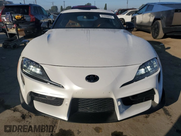 2024 Toyota Supra 3.0 z VIN WZ1DB0G07RW068079, wystawiony jako Copart lot #83999094 z przebiegiem 387 mil mil oraz Szkoda całkowita • Salvage title. Historia ofert i sprzedaży dostępna na DreamBid. Obrazek 5.