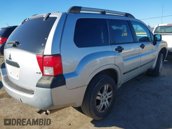 2004 Mitsubishi Endeavor LS with VIN 4A4MM21S34E004661, listed as a IAAI auction lot 41283069 with 255,650 mi miles. Bid and sale history available at carsss.com. Image 4.