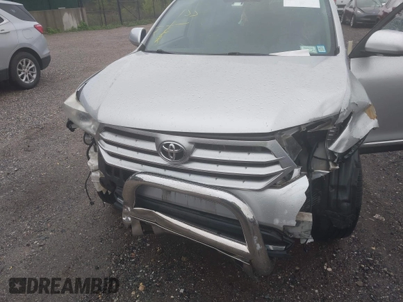 2012 Toyota Highlander Limited with VIN 5TDDK3EH1CS157629, listed as a IAAI auction lot 42157367 with 50,902 mi miles and . Bid and sale history available at DreamBid. Image 6.