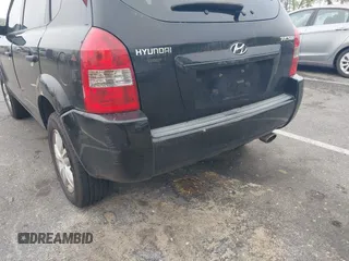 2009 Hyundai Tucson GLS with VIN KM8JM12B59U990027, listed as a IAAI auction lot 42195935 with 170,875 mi miles. Bid and sale history available at carsss.com. Image 6.