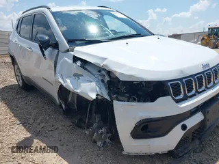 2024 Jeep Compass Latitude with VIN 3C4NJDBN4RT116966, listed as a IAAI auction lot 42562326 with 32,436 mi miles and . Bid and sale history available at DreamBid. Image 6.